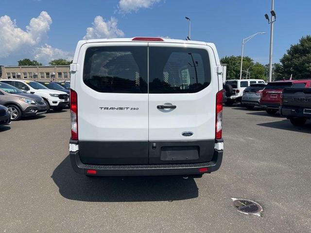 2022 ford transit-250 base