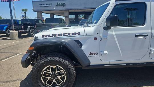 2024 Jeep Gladiator