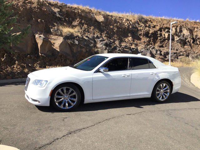2019 chrysler 300 touring