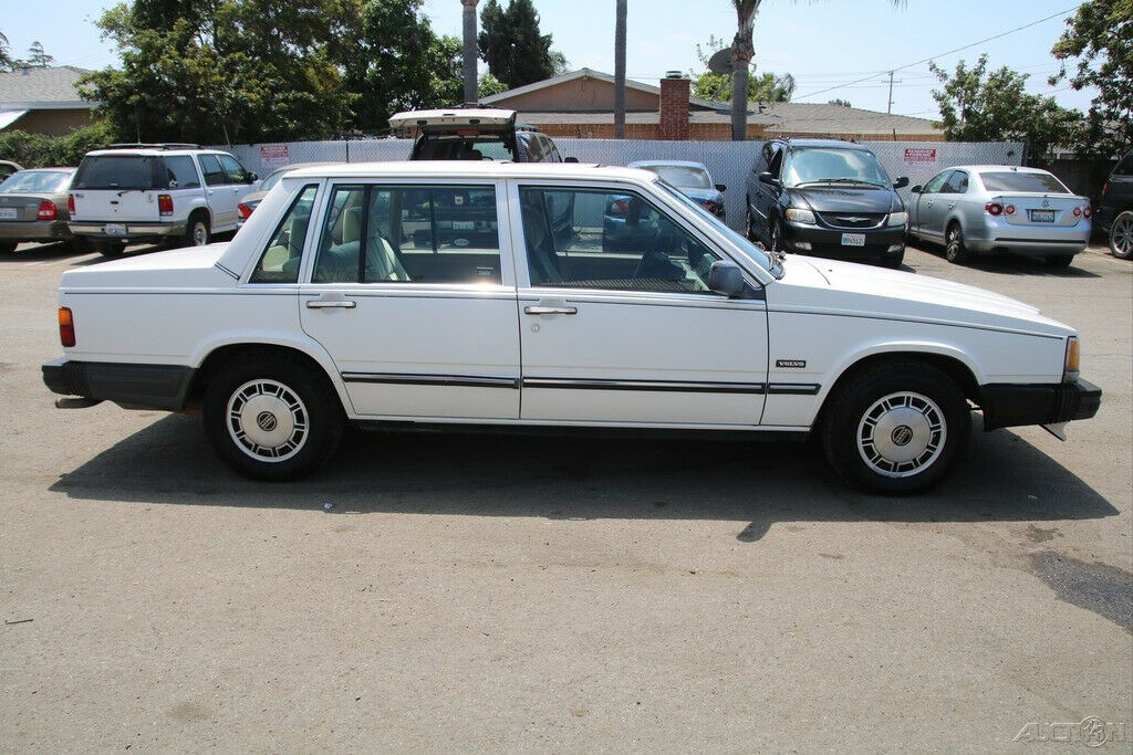 1988 volvo 740 gle sedan automatic 4 cylinder no reserve