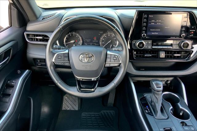 2021 toyota highlander xse
