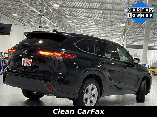 2021 toyota highlander le