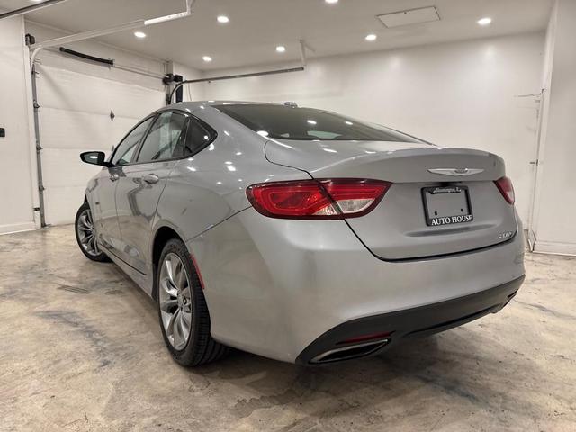 2015 chrysler 200 s