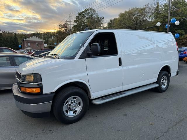 2022 chevrolet express 2500 rwd 2500 regular wheelbase wt