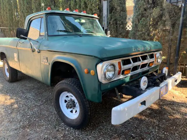 w200 factory 383 with a/c, factory winch with camper special package