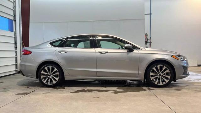 2020 ford fusion se