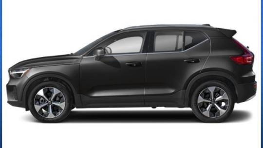 2025 Volvo XC40