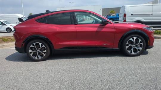 2022 ford mustang mach-e premium