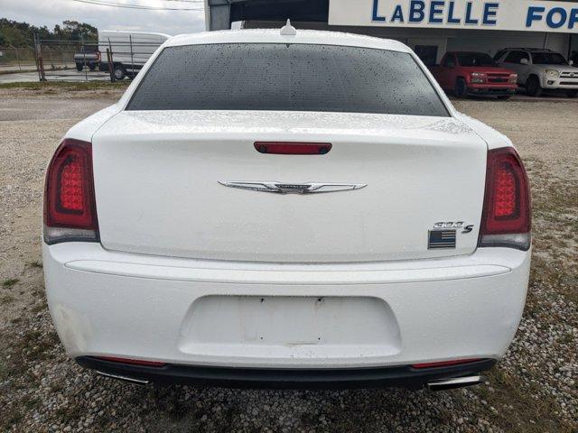 2019 chrysler 300 s