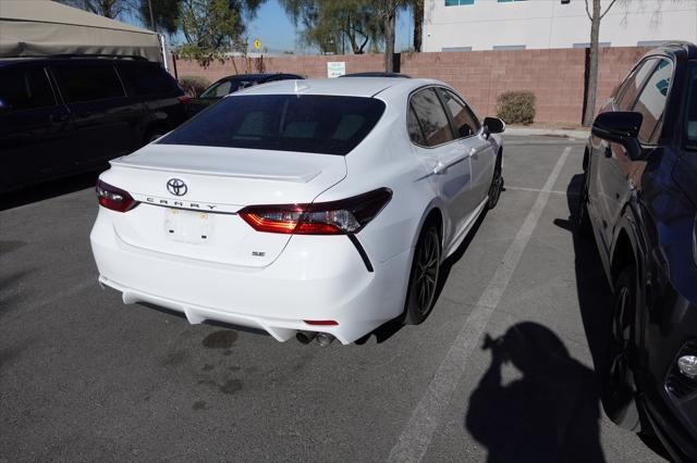 2022 toyota camry se