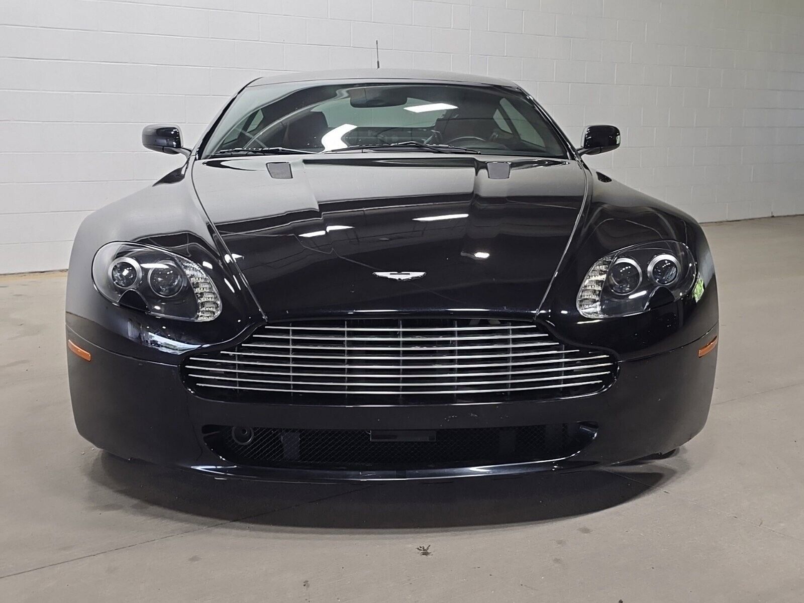 2007 aston martin v-8