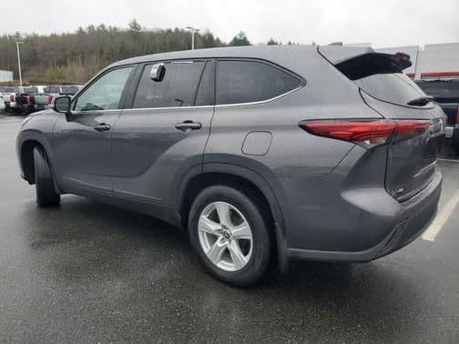 2021 toyota highlander le in claremont, new hampshire