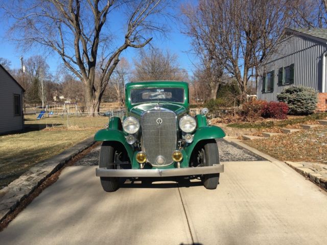 1932 cadillac v8 town sedan