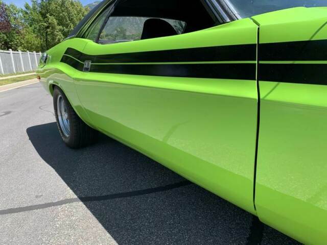 1972 dodge challenger rtâ tribute manual rwd i8 7.2 gasoline