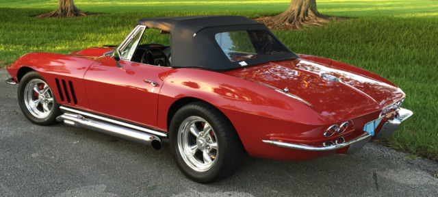 1965 chevrolet corvette / big block roadster / 4 speed / two tops
