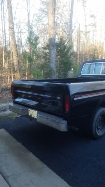 1979 ford f-150 custom 4x2 standard cab 8 foot bed //make offer can't hurt//