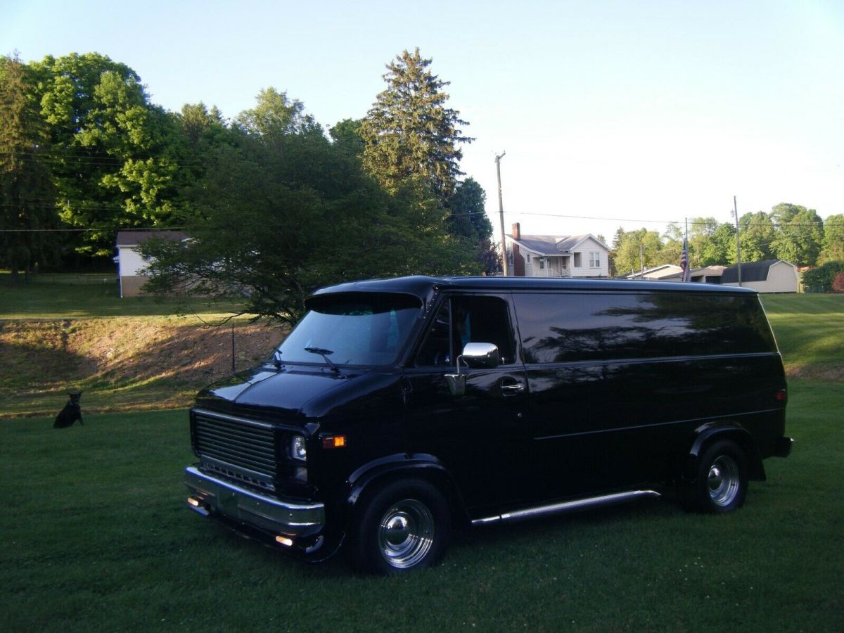 custom 1979 chevy van must see