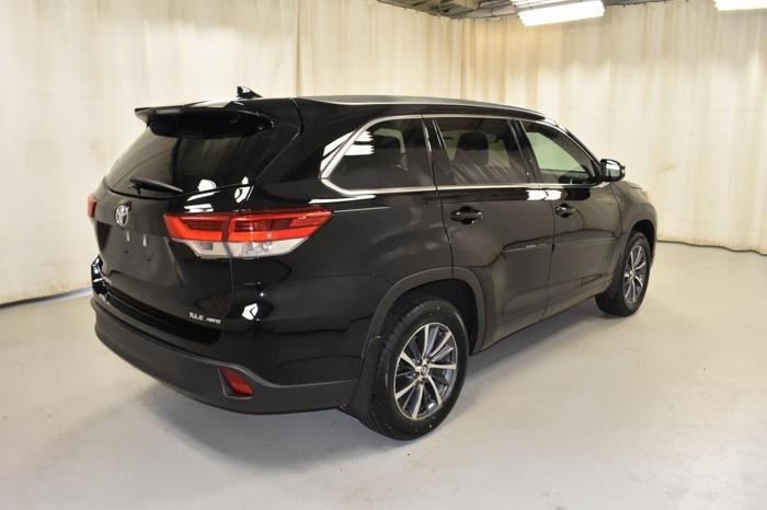 certified 2017 toyota highlander xle new castle, pa 16105 for sale in castle, pennsylvania
