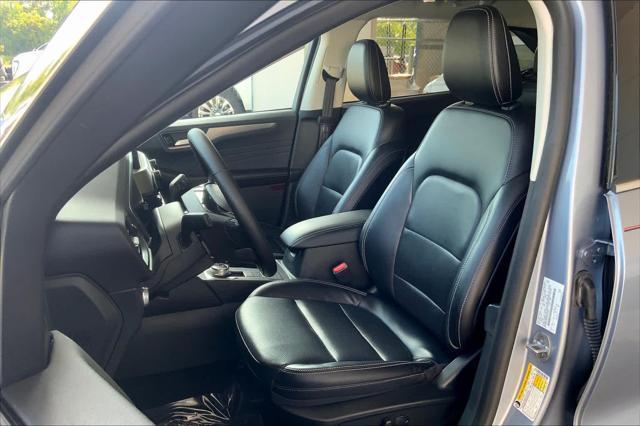 2022 ford escape titanium