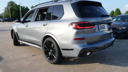 2025 BMW X7