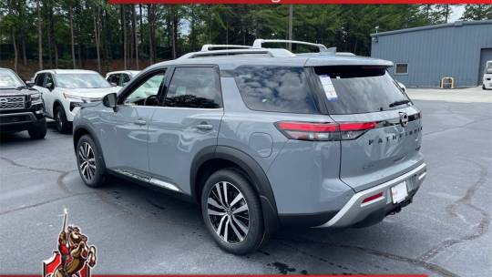 2024 Nissan Pathfinder platinum