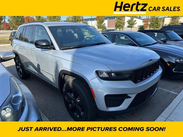 2023 jeep grand cherokee altitude