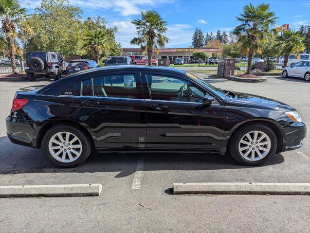 2013 chrysler 200 touring