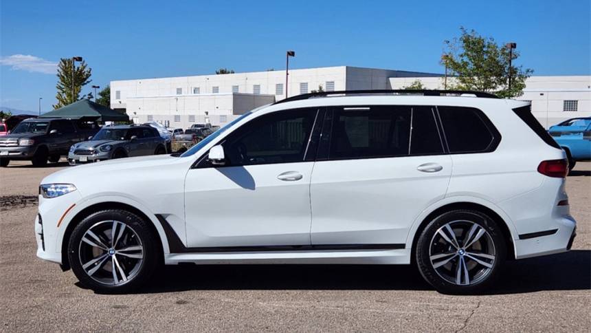 2021 bmw x7 m50i