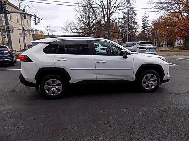 2021 toyota rav4 le