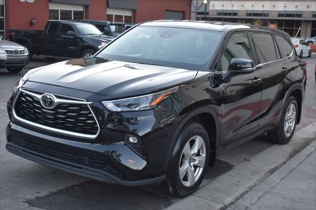 2022 toyota highlander le