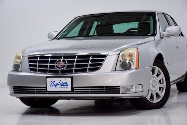2011 cadillac dts base
