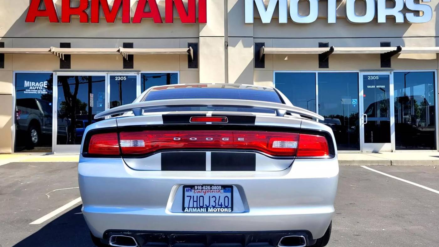 2012 dodge charger se