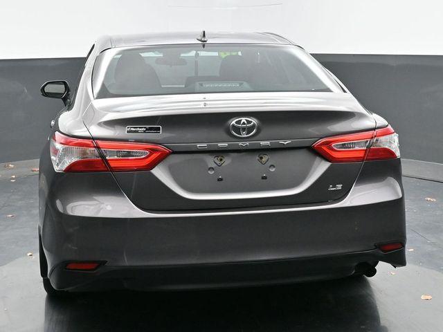 2019 toyota camry le