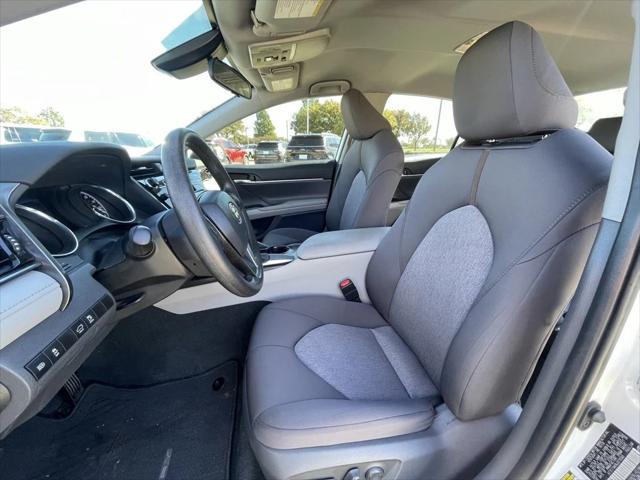 2020 toyota camry le