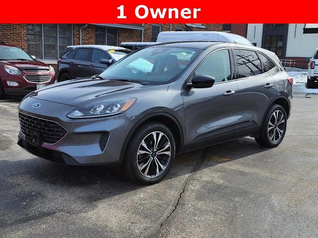 2022 ford escape se