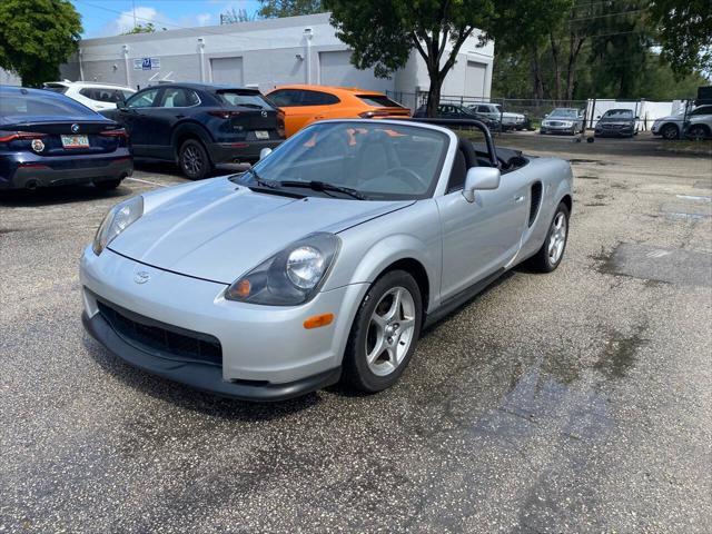 2000 toyota mr2 base 2dr convertible