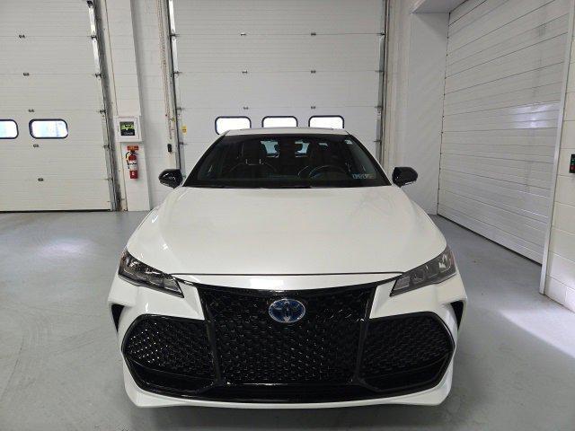 2022 toyota avalon hybrid xse