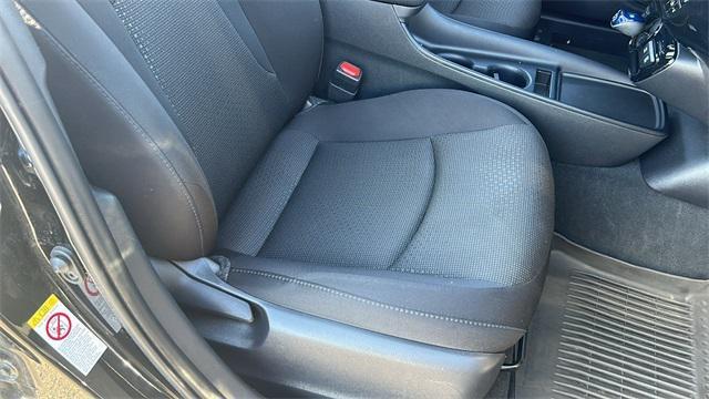 2022 toyota prius le