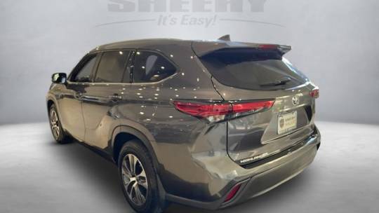 2021 toyota highlander xle