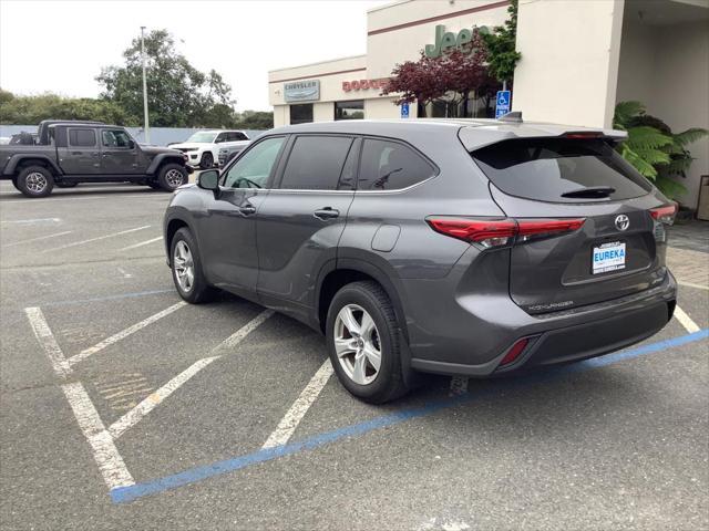 2022 toyota highlander le