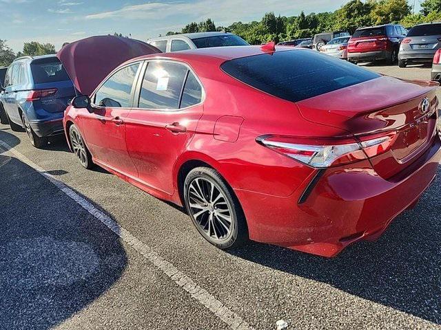 2020 toyota camry se