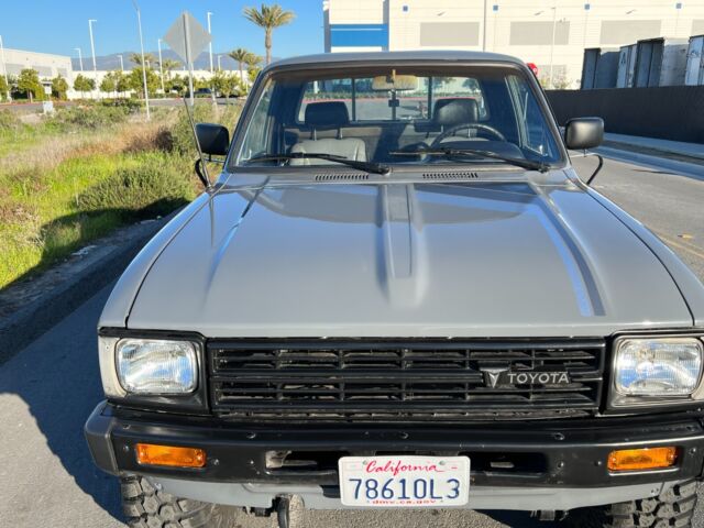 1982 toyota hilux 4wd short bed pickup truck