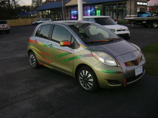 2010 toyota yaris base