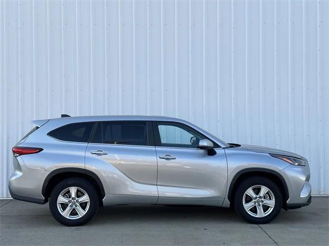 2023 toyota highlander l