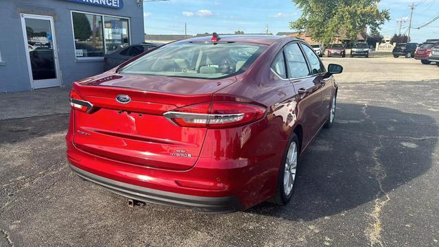 2019 ford fusion hybrid se