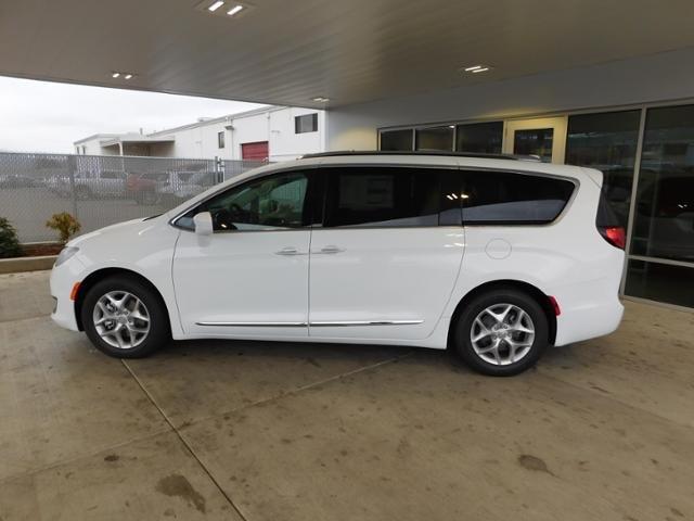 new 2018 chrysler pacifica touring-l plus roseburg, or 97470 for sale in roseburg, oregon