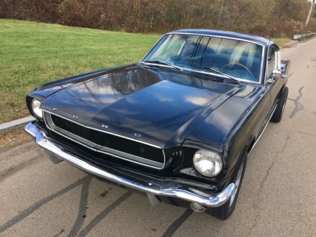 1965 ford mustang 2+2 fastback 289 4 speed. raven black with blue interior
