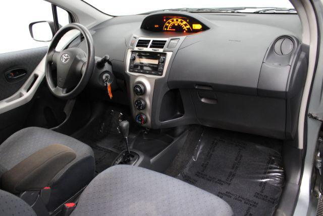 2010 toyota yaris base