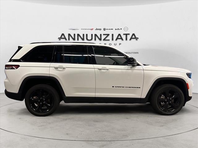 2023 jeep grand cherokee altitude