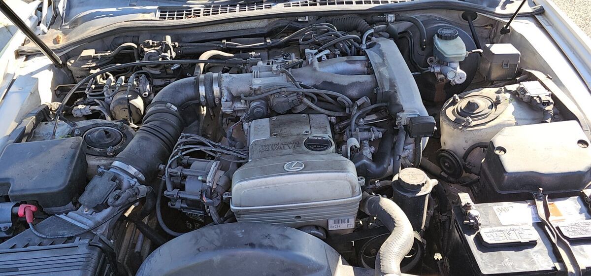 fully loaded, fully maintained, serviced and garaged. 2 owners. only 138k miles!